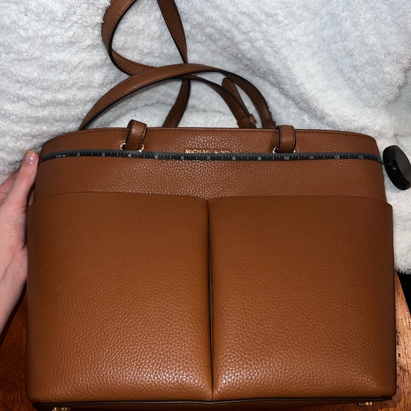 Michael Kors Bedford purse - Picture 17 of 17